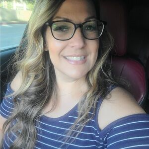 Meet your Posher, Digna